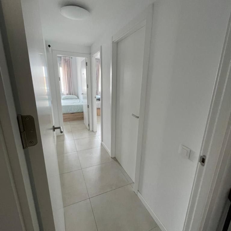 Brand New Apartment on Top Floor, 5 min from Center, 15 min from Beach - One-Bedroom Apartment - 7