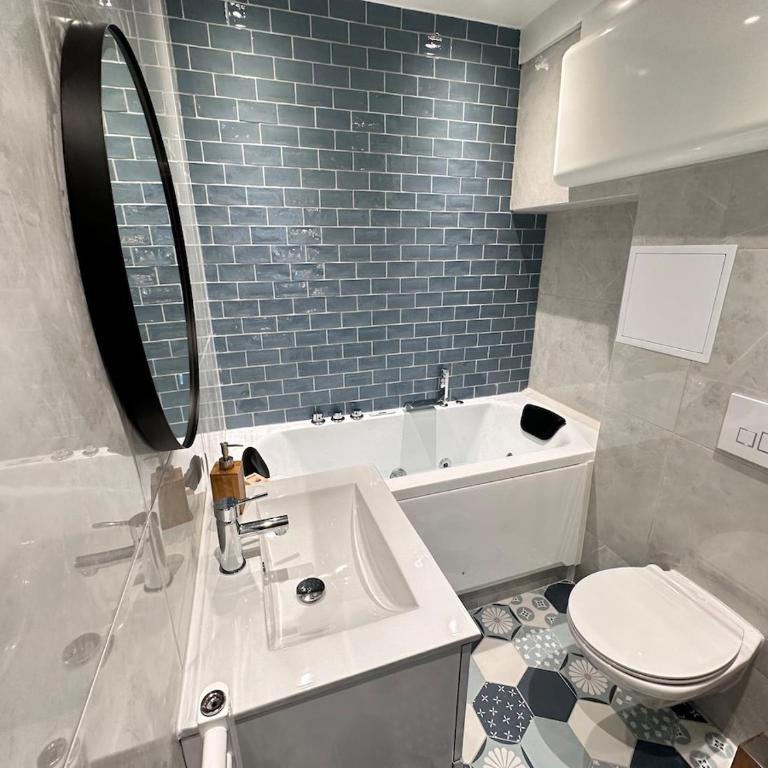 Magic suite avec Balnéo, Sauna et terrasse - Appartement 1 Chambre - 3