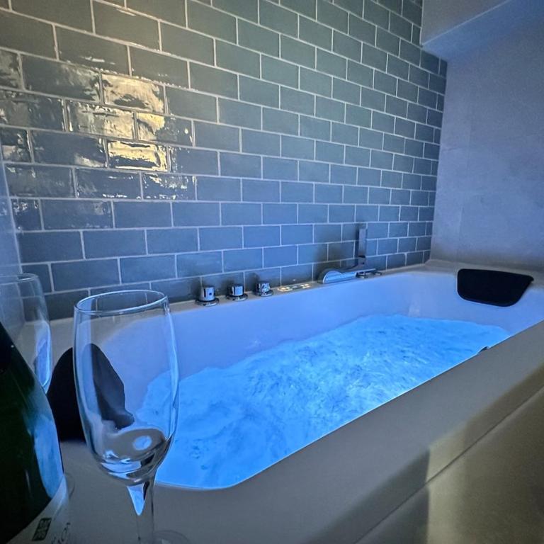 Magic suite avec Balnéo, Sauna et terrasse - Appartement 1 Chambre - 43