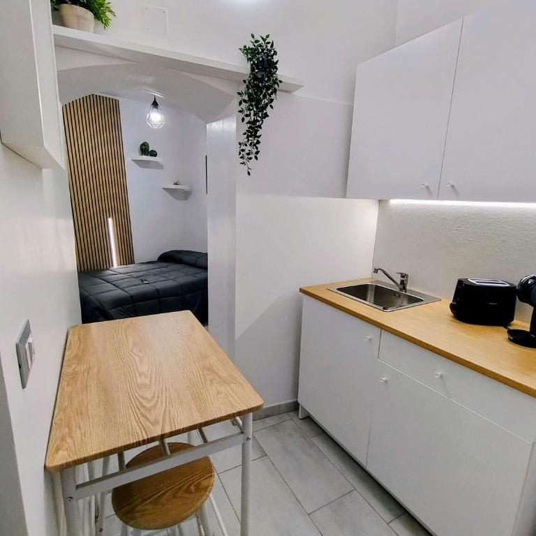 Lucky Home - One-Bedroom House - 1