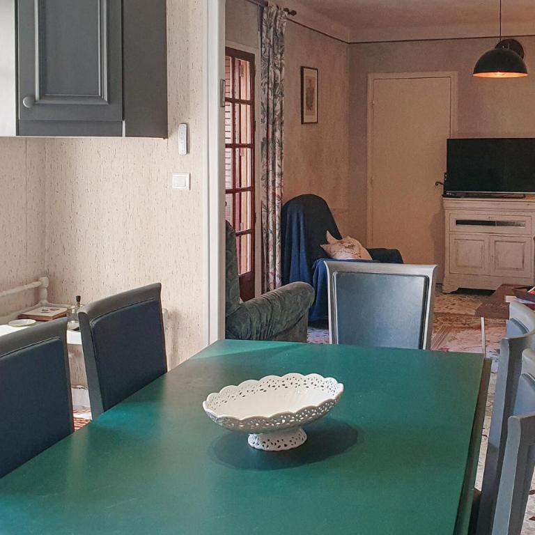 4 Bedroom Stunning Home In Bédoin - Maison de Vacances 4 Chambres - 2