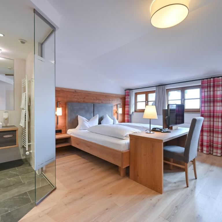 Hotel Helmer - Deluxe Doppelzimmer - 4