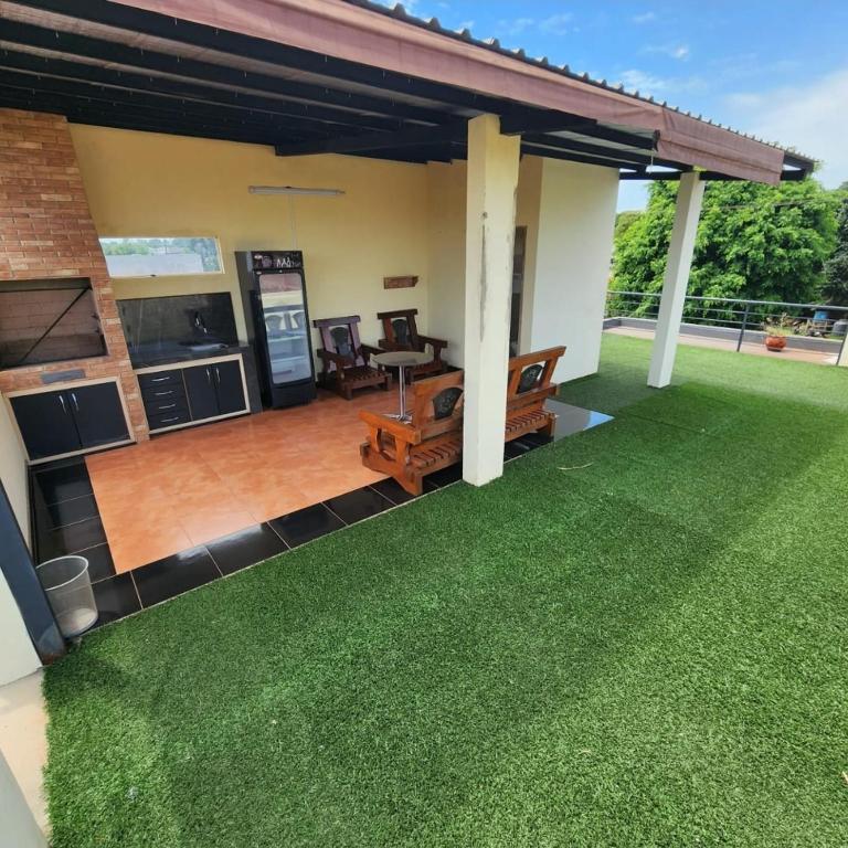 Amplia y Moderna Casa, en inmejorable ubicación - Three-Bedroom House - 20