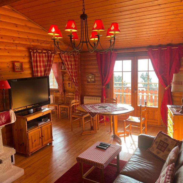 Chalet confortable avec cheminée et garage aux Angles - Two-Bedroom Chalet - 1