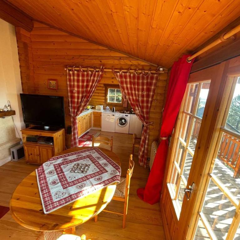 Chalet confortable avec cheminée et garage aux Angles - Two-Bedroom Chalet - 13
