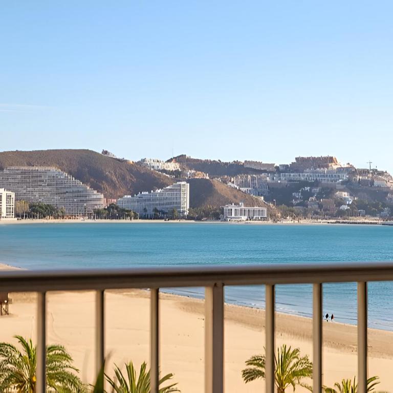 Apartamento Premium frente al mar, en primera linea de playa - Three-Bedroom Apartment - 20