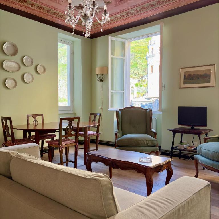 "Marina Apartment" in Vernazza Historic, Restored, Beachfront, 2nd floor, 2 Aircondo BDR, 2BHT, rare Private Garage 300 mt far, 200 mt from train - Two-Bedroom Apartment - 22