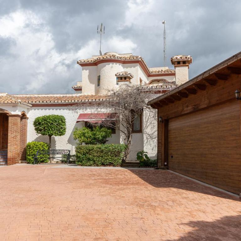 VILLA CANTARES - Villa - 9