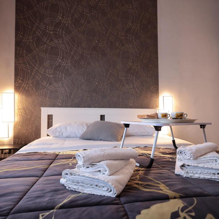 A cartulina e Napulè Attico con Vista Porto Ascensore Colazione Inclusa Struttura nel cuore autentico di Napoli a 5 minuti dalla Stazione Centrale e dal Centro Storico AC - Deluxe Room - 21