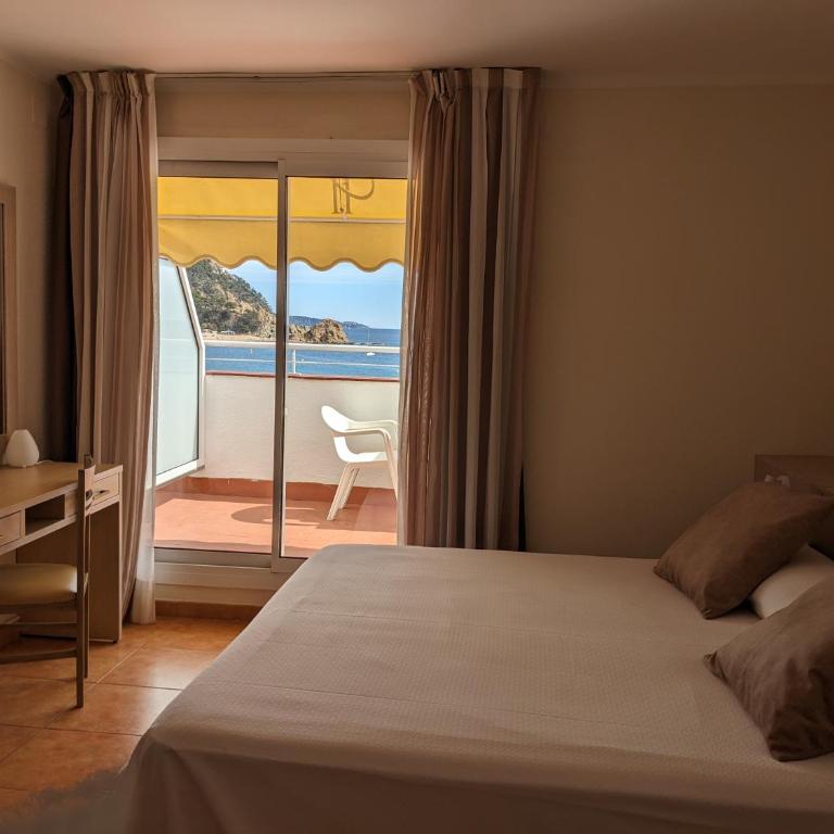 Hotel Capri - Habitación Doble con vistas al mar y terraza - 8