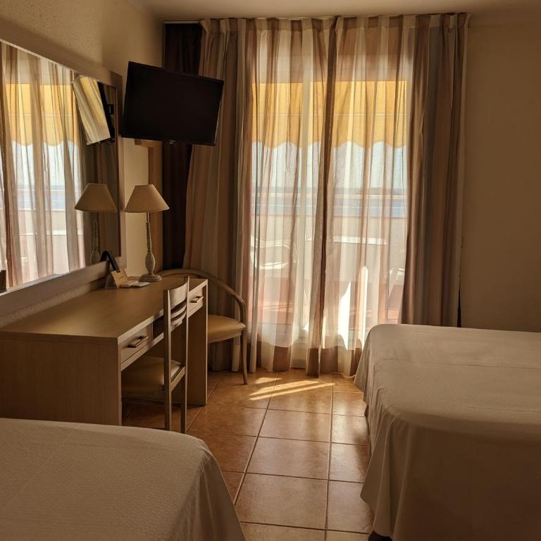 Hotel Capri - Habitación Doble con vistas al mar y terraza - 10