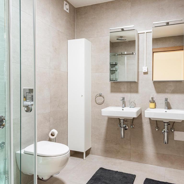 Novi Sad's Quiet Quarters - Apartman sa 3 Spavaće Sobe - 19