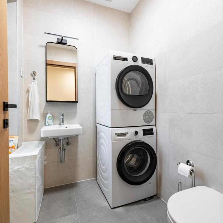 Novi Sad's Quiet Quarters - Apartman sa 3 Spavaće Sobe - 25