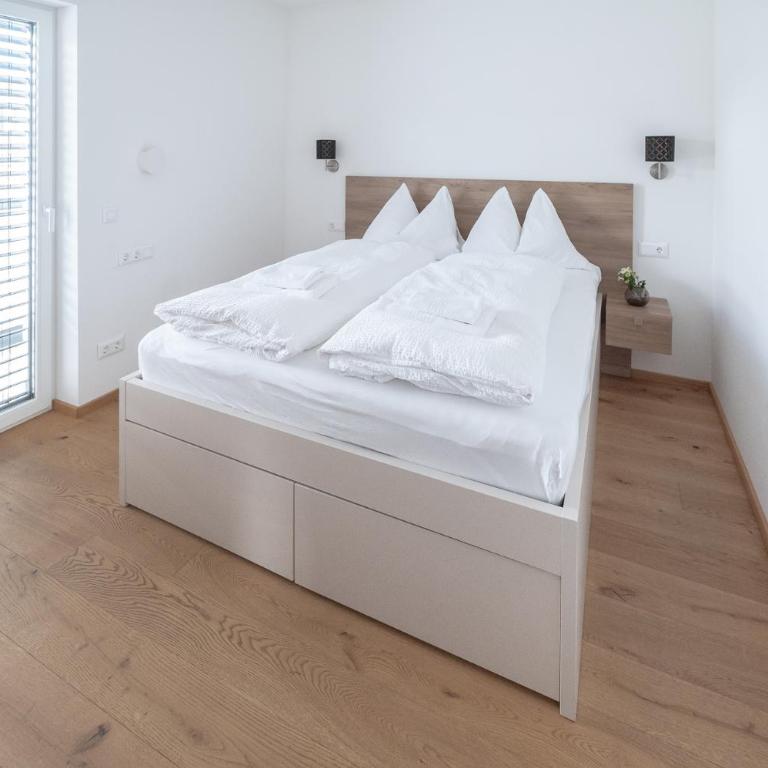 Amaria Downtown Aparthotel Villach - Penthouse-Ferienwohnung mit 360-Grad-Terrasse - 12