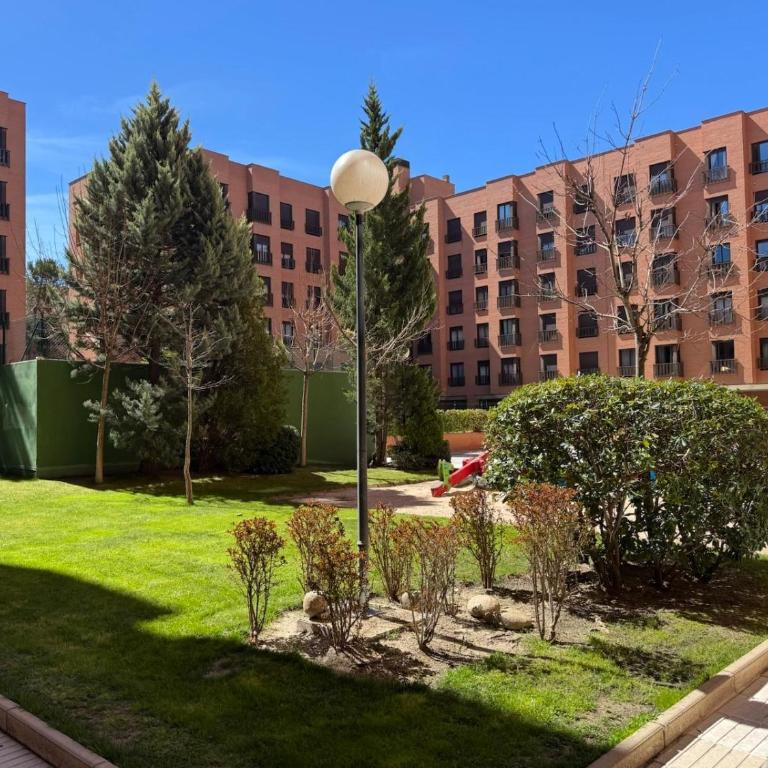 Airport Madrid Plenilunio suites beige - Apartamento de 1 dormitorio - 3