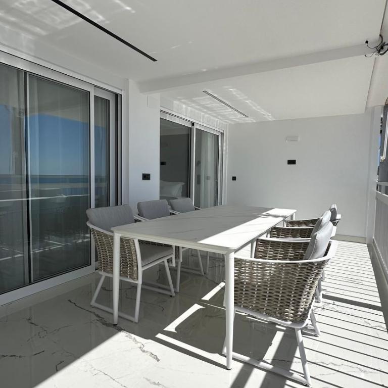 Esmeralda, Benidorm Beachfront Poniente, 1st line Frontal Seaview, Ocean Terrace - Apartamento - 3
