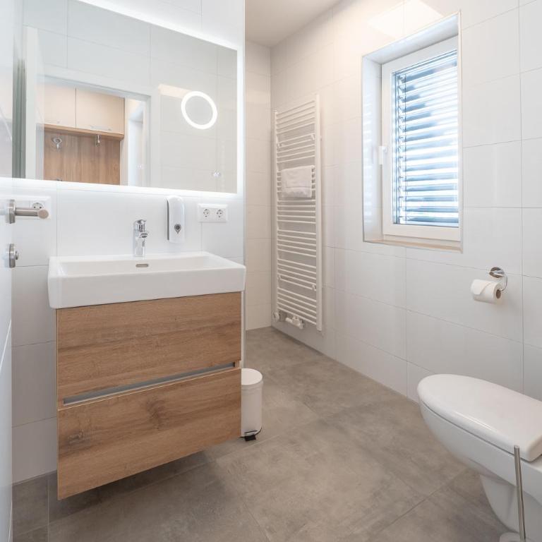Amaria Downtown Aparthotel Villach - Penthouse-Ferienwohnung mit 360-Grad-Terrasse - 10