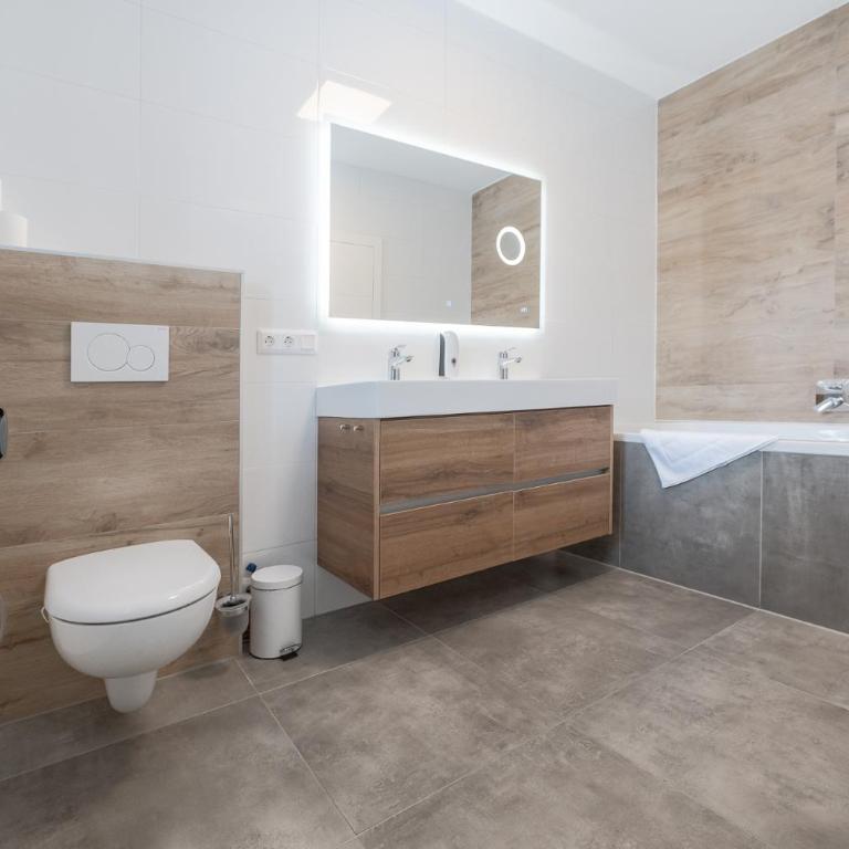 Amaria Downtown Aparthotel Villach - Penthouse-Ferienwohnung mit 360-Grad-Terrasse - 9