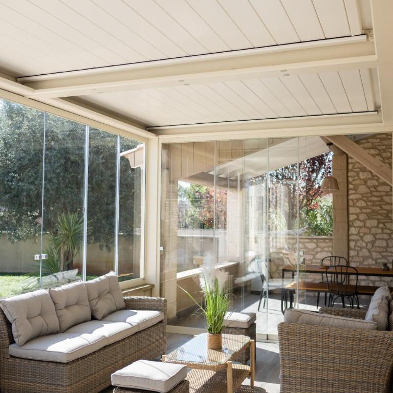 Le domaine de Mika & Nina - Three-Bedroom House - 2