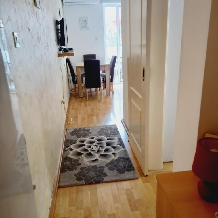 B4 - Apartment - 1