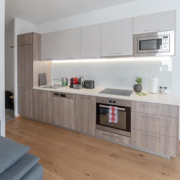 Amaria Downtown Aparthotel Villach - Deluxe Apartment mit Balkon - 13