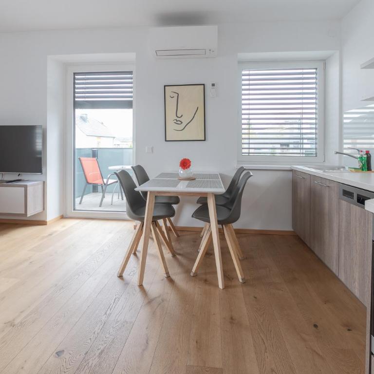 Amaria Downtown Aparthotel Villach - Deluxe Apartment mit Balkon - 15