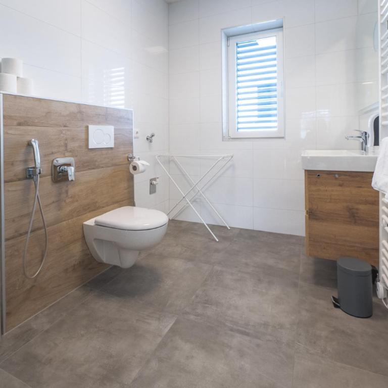 Amaria Downtown Aparthotel Villach - Superior Ferienwohnung mit großer Terrasse - 16