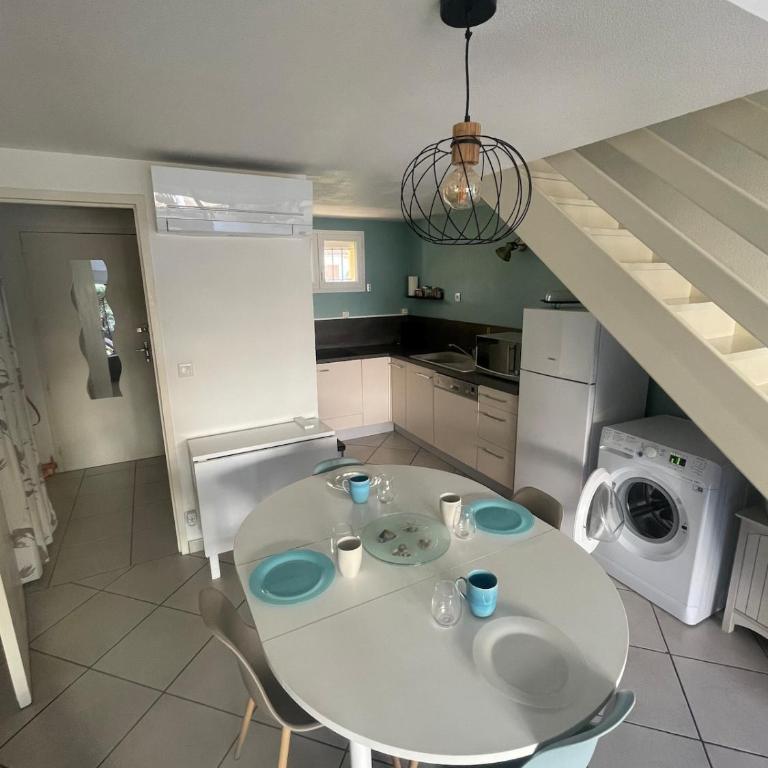 Maisonnette cosy piscine parking - Two-Bedroom Apartment - 2