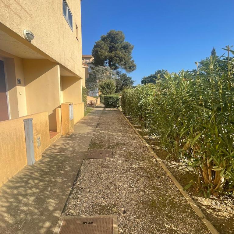 Maisonnette cosy piscine parking - Two-Bedroom Apartment - 4