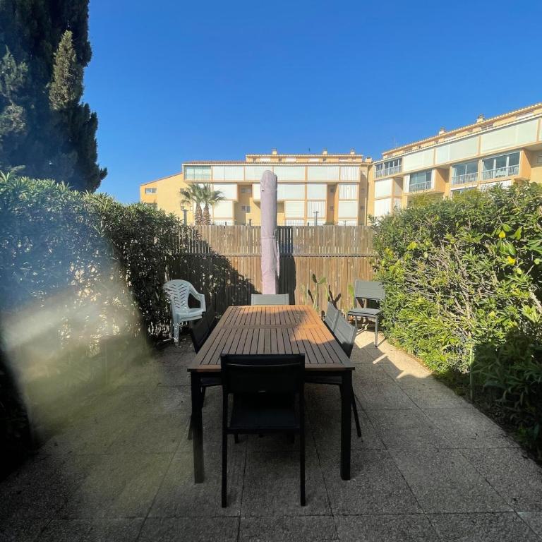 Maisonnette cosy piscine parking - Two-Bedroom Apartment - 19