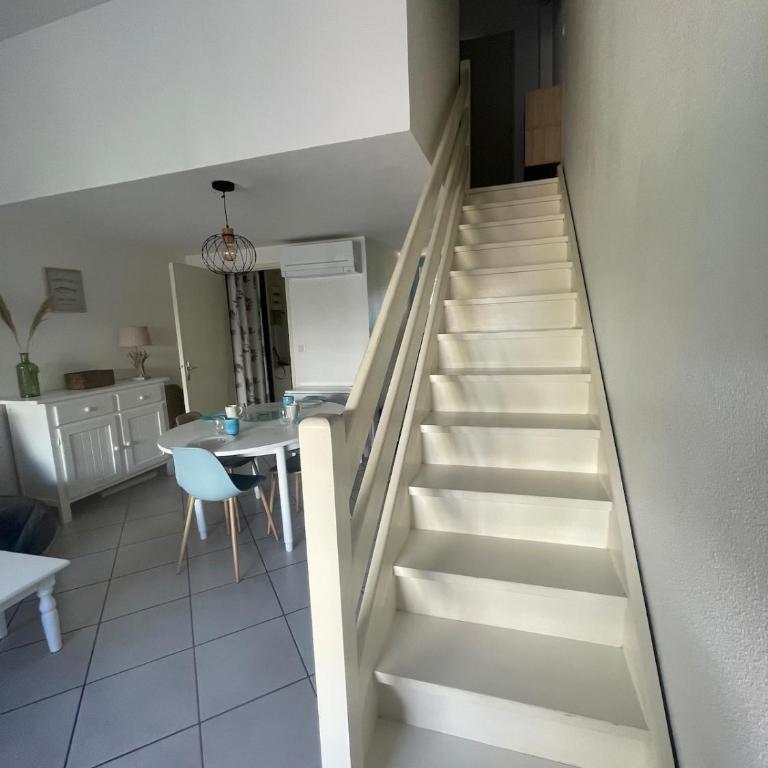 Maisonnette cosy piscine parking - Two-Bedroom Apartment - 21