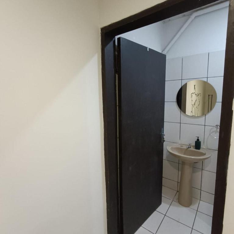 Simple and conveniently located apartment - One-Bedroom Apartment - 15