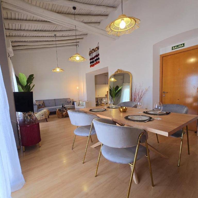 Urban Loft - La Conce - Two-Bedroom Apartment with View - 7