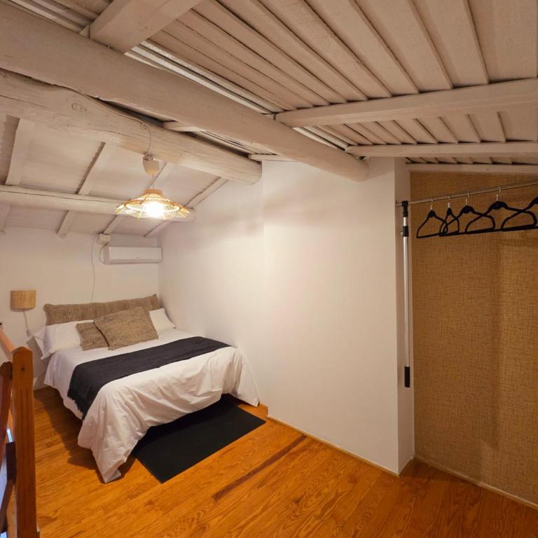 Urban Loft - La Conce - Two-Bedroom Apartment with View - 15
