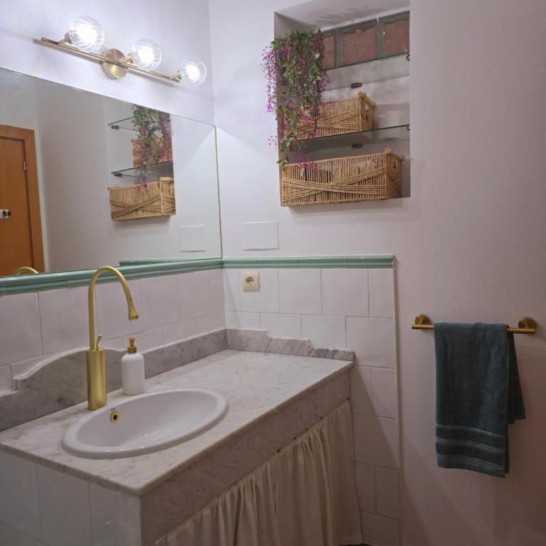 Urban Loft - La Conce - Two-Bedroom Apartment with View - 21