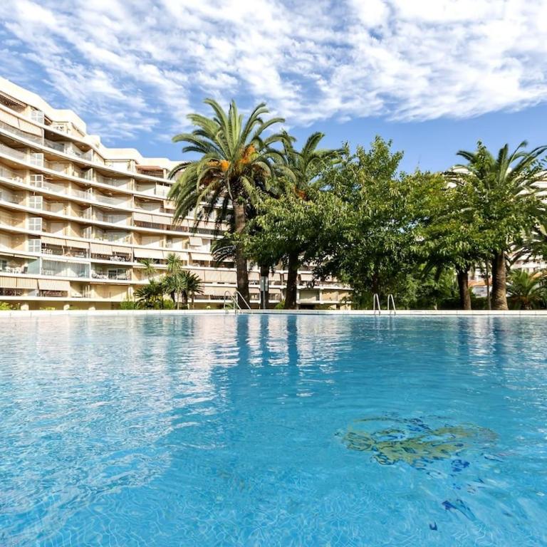 Tu hogar frente del mar - Three-Bedroom Apartment - 23