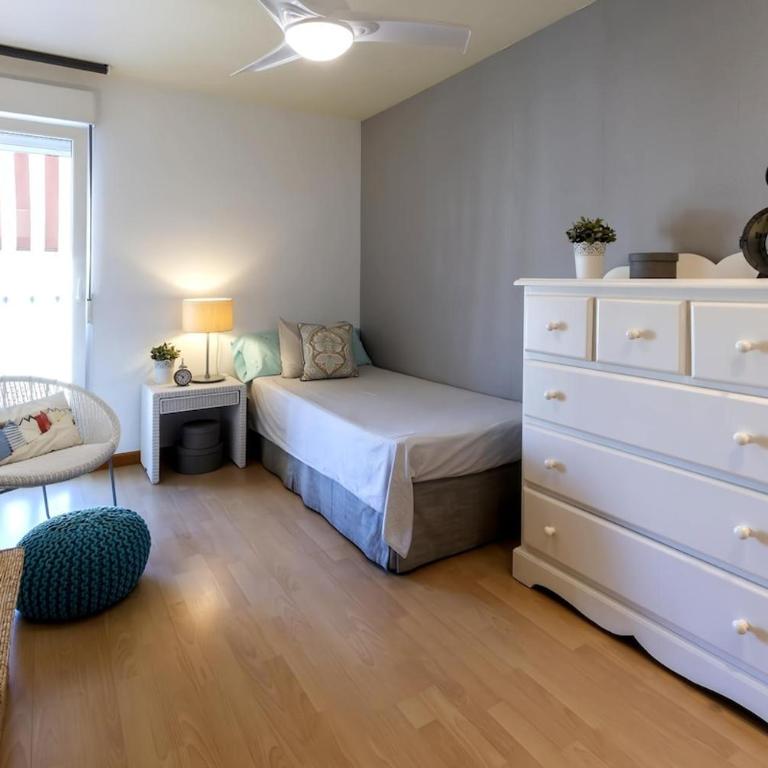 Tu hogar frente del mar - Three-Bedroom Apartment - 26