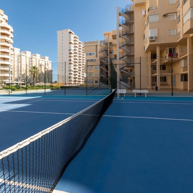 Tu hogar frente del mar - Three-Bedroom Apartment - 32
