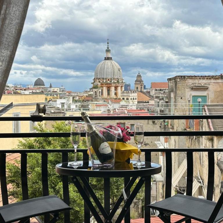 IL Balcone su Napoli Antica - Appartamento con 2 Camere da Letto - 1