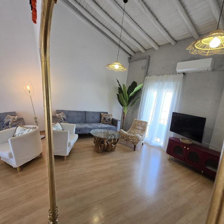 Urban Loft - La Conce - Two-Bedroom Apartment with View - 3