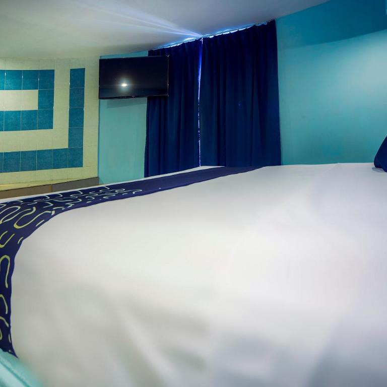Capital O Hotel Diro, Monterrey - Deluxe double - 4