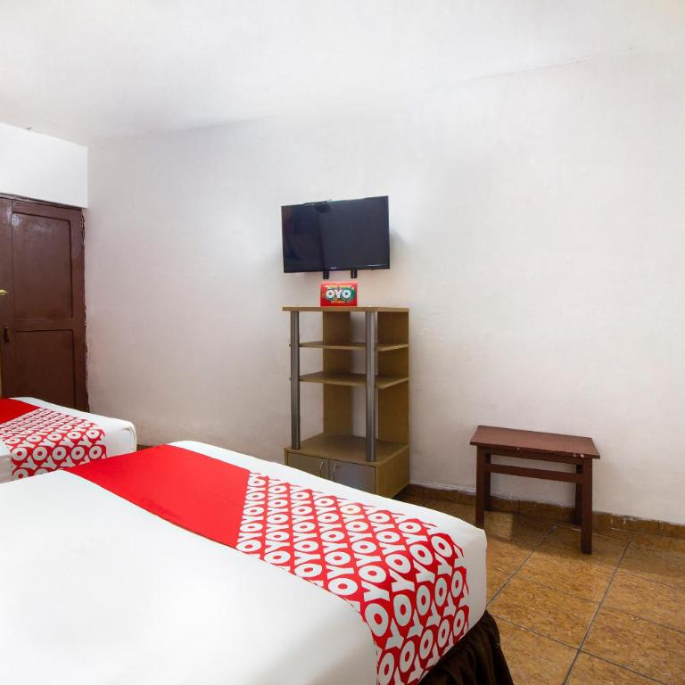OYO Hotel Brazil,Guadalajara,Estadio Jalisco - Habitación Estándar - 2 camas - 4