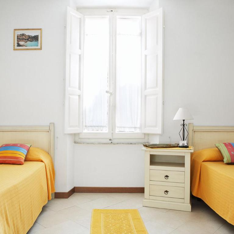 B&B Affittacamere Via del Centro - Camera Matrimoniale/Doppia con Letti Singoli con Bagno Privato Esterno - 3