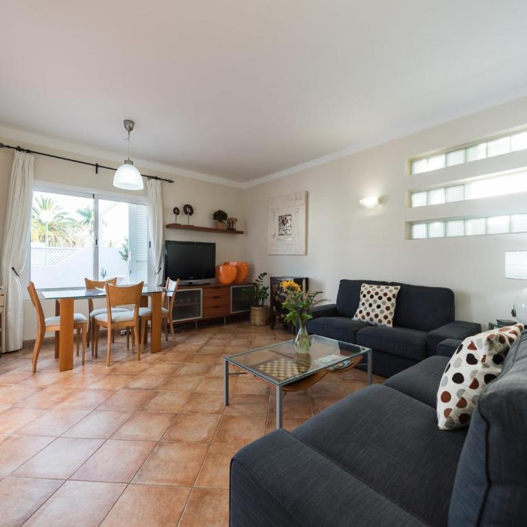 Apartment in Maspalomas near the Beach - Three-Bedroom Vacation Home - 10