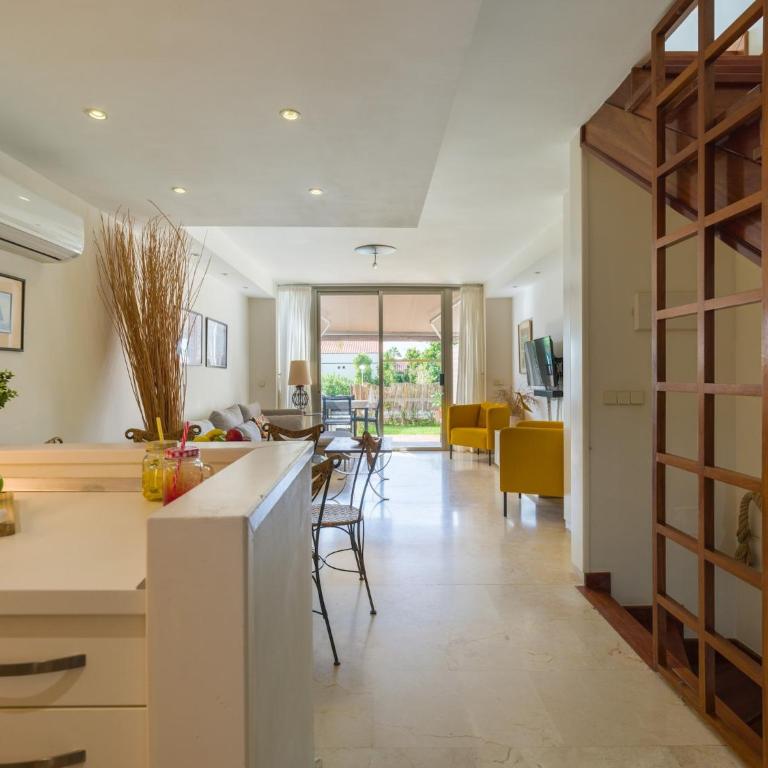 Apartment in Pasito Blanco near Private Beach - Four-Bedroom Vacation Home - 19