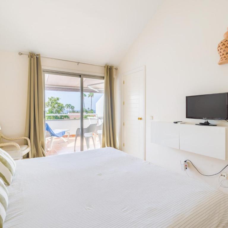 Apartment in Pasito Blanco near Private Beach - Four-Bedroom Vacation Home - 7