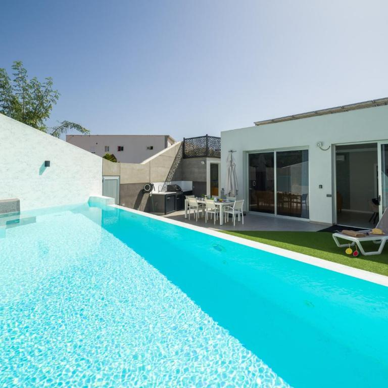 Villa in Maspalomas with Private Heated Pool - Three-Bedroom Chalet - 7