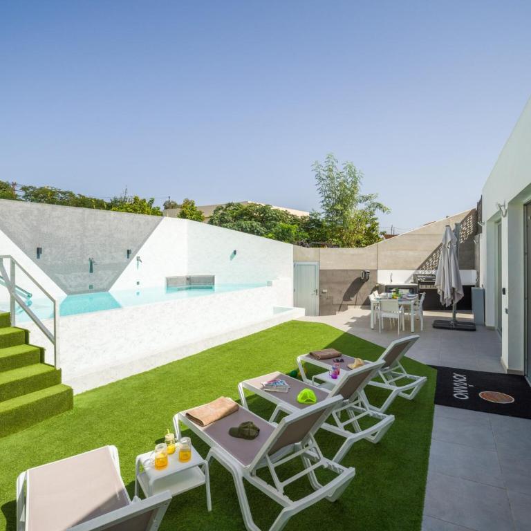 Villa in Maspalomas with Private Heated Pool - Three-Bedroom Chalet - 34