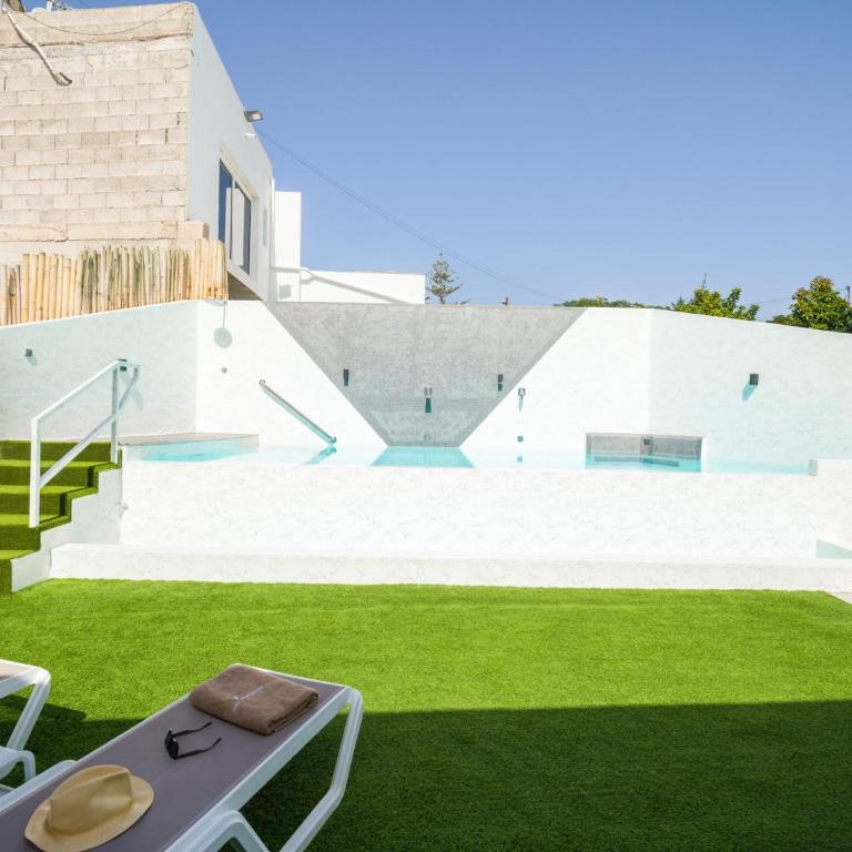 Villa in Maspalomas with Private Heated Pool - Three-Bedroom Chalet - 38