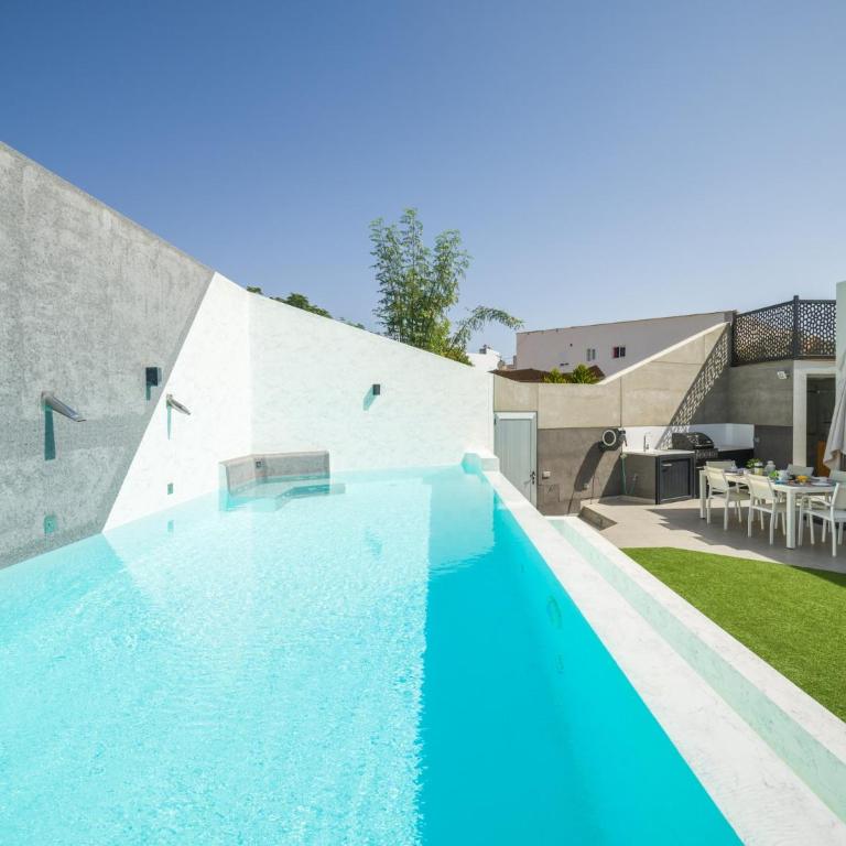 Villa in Maspalomas with Private Heated Pool - Three-Bedroom Chalet - 2